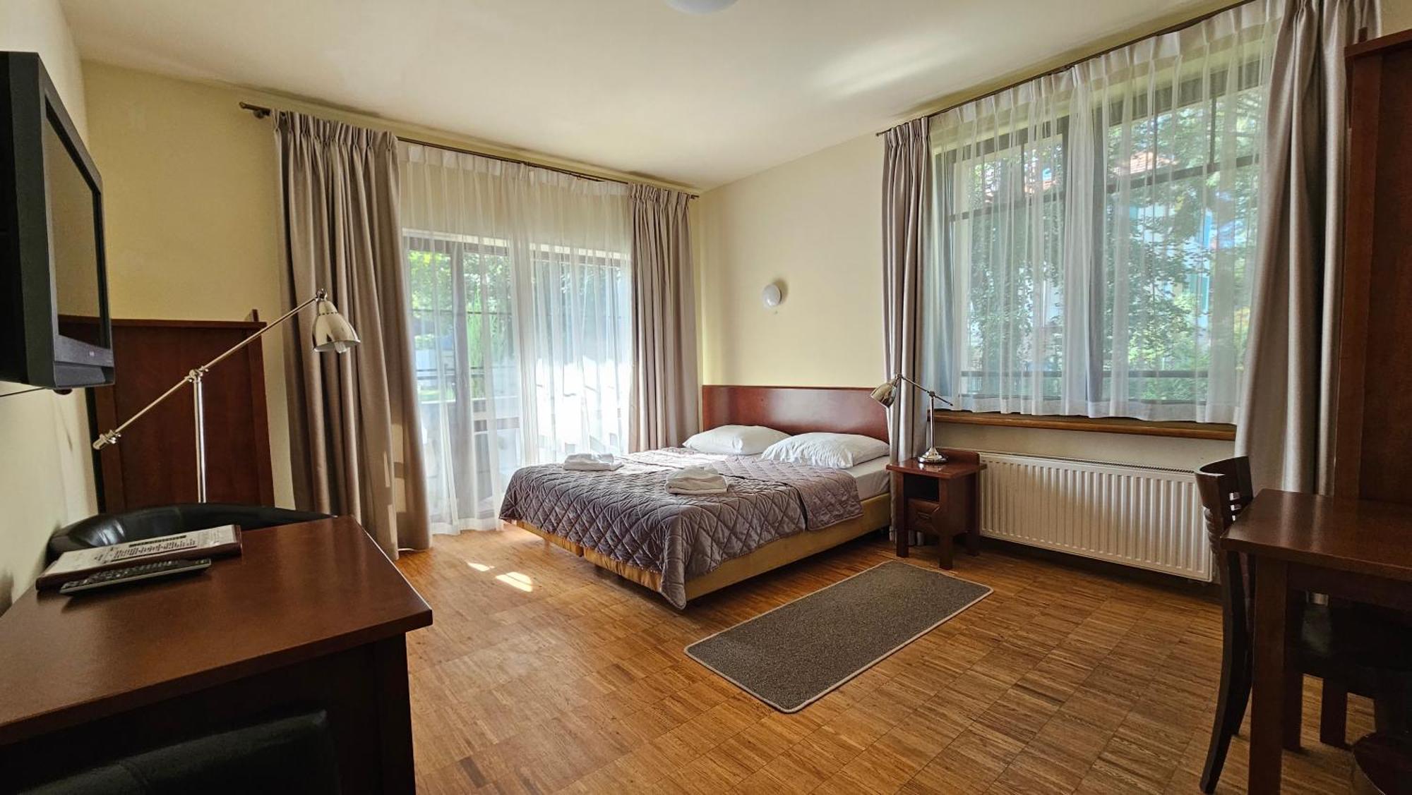 Jasny Dwor Hotel Polanica-Zdrój Eksteriør billede